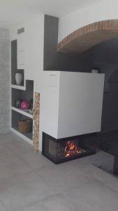 Realizzazione di installazione camino/monoblocco a legna modello MCZ Forma Wood. A Toirano (Sv)