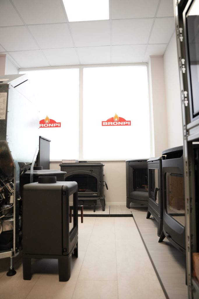 Visita il nostro showroom a Tovo San Giacomo (SV): consulenza gratuita per scegliere la soluzione di riscaldamento perfetta per la tua casa in Liguria